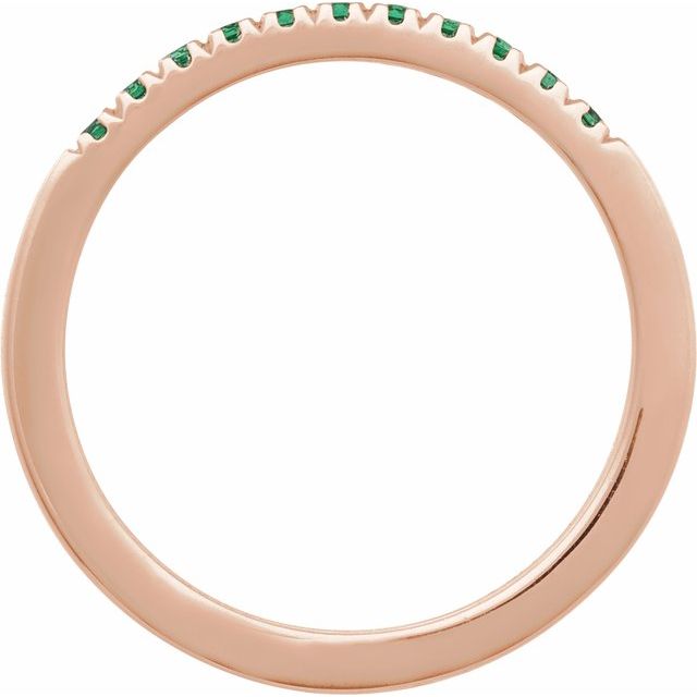 French-set emerald ring in romantic rose gold detailed view