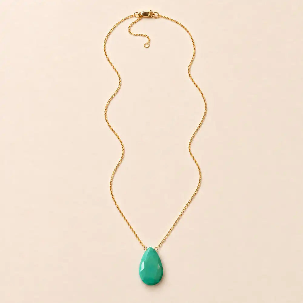 Chrysoprase long pendant necklace, hand-cut briolette on an adjustable rolo chain, flat lay