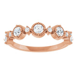 Medallion diamond band in 14K white gold, close-up of setting detail variant--14K-rose-gold variant--Diamond-Lab variant--Diamond-Nat