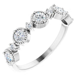 Medallion diamond band in 14K gold, close-up of medallion motif variant--14K-white-gold variant--Diamond-Lab variant--Diamond-Nat variant--Platinum