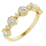 Medallion diamond band in 14K yellow gold with natural diamonds, product view variant--14K-yellow-gold variant--Diamond-Lab variant--Diamond-Nat