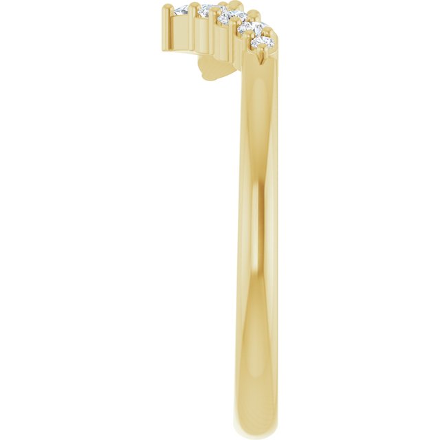 Side View of Diamond Wave Band in Yellow Gold variant--14K-yellow-gold variant--Diamond-Nat variant--Diamond-Lab