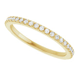 Thin diamond band in 14K gold, close-up of festoon pattern/5-CT/5CT variant--14K-yellow-gold variant--Diamond-Lab variant--1/5CT variant--Diamond-Nat