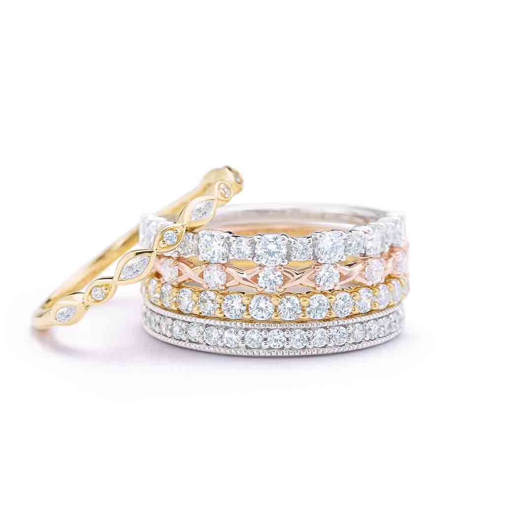 Swing diamond band in 14K gold, on hand