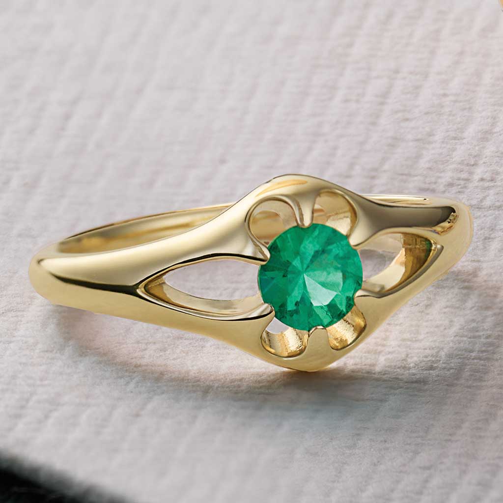 emerald belcher style statement ring