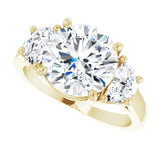 Three-stone half-moon engagement ring in 14K gold, diamond center, front view variant--Round variant--3CT variant--14K-yellow-gold