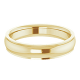 Stepped edge 4mm comfort-fit band in 14K gold, front view