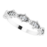 Fluted diamond band in white gold close-up of diamond setting variant--14K-white-gold variant--Platinum