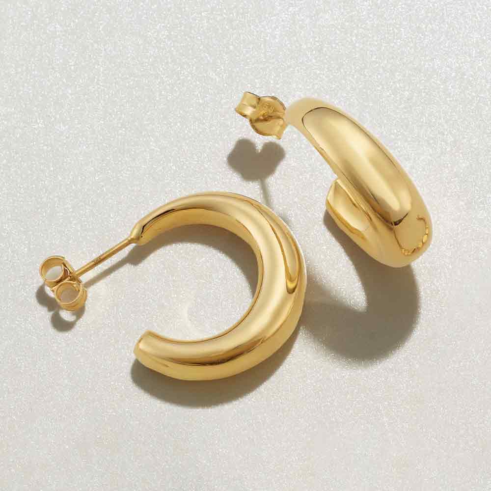 C hoop earrings in 14K gold