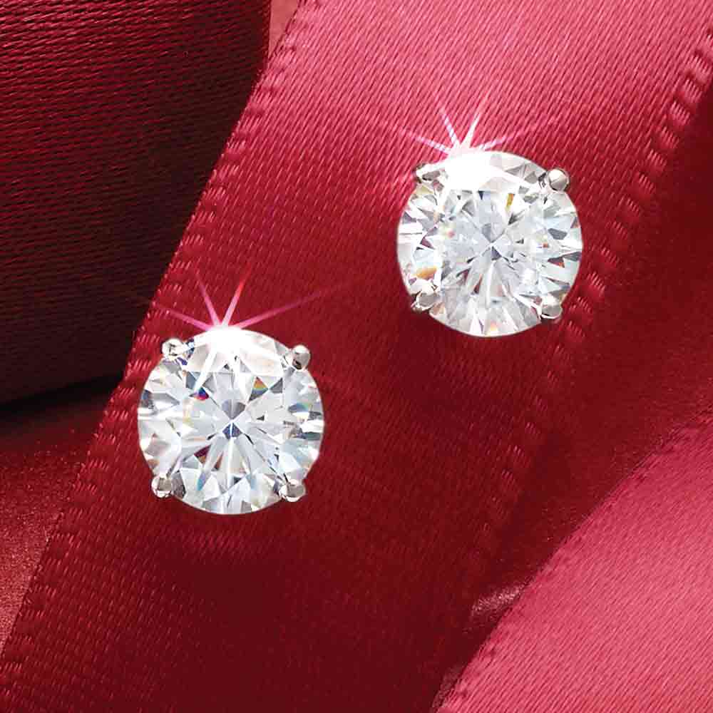 everyday diamond stud earrings in solid gold