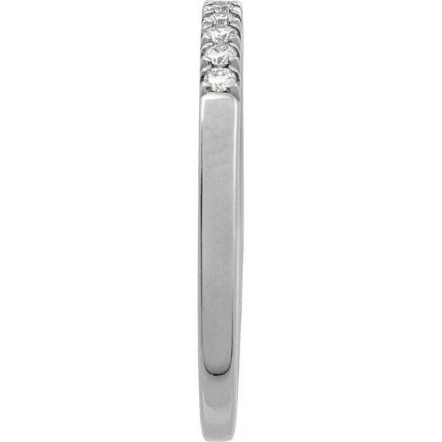 White gold stacking ring with eleven round-cut diamonds