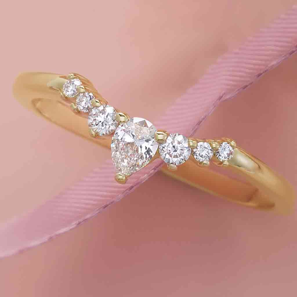 Yellow Gold V band styled with ribbon