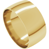 Close-up of polished 9mm half-round cigar band in 18K gold