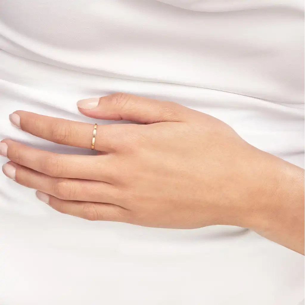 yellow gold variant--18K-yellow-gold