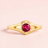 Belcher-set cocktail ring in 14K recycled gold